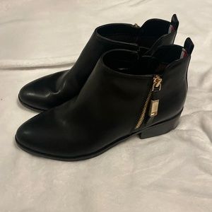 Tommy Hilfiger black booties